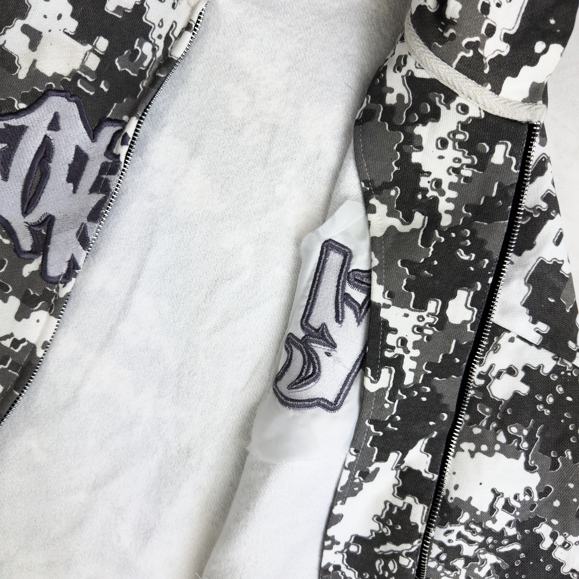 CAMO ZIP HOODIE