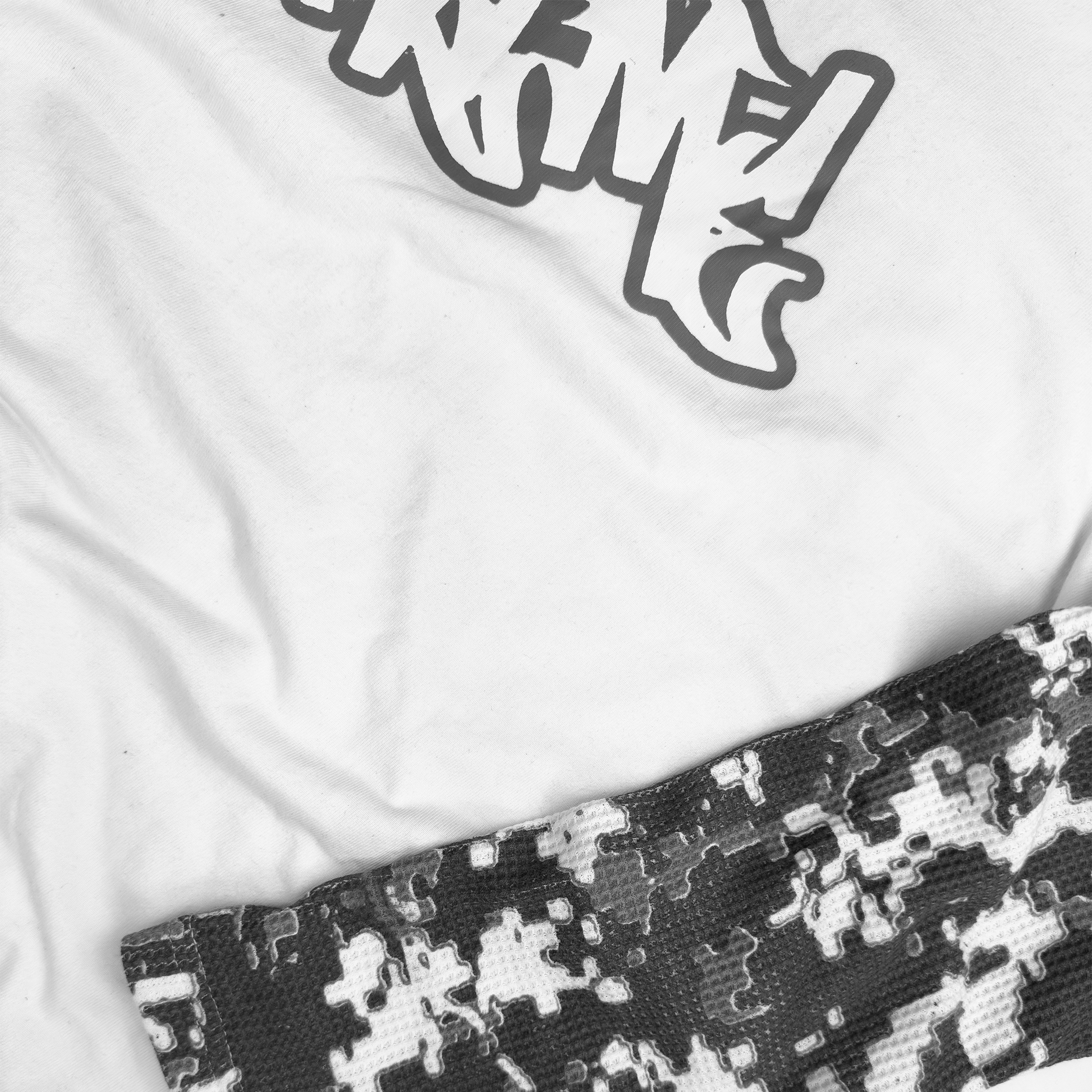 CAMO LONGSLEEVE TEE